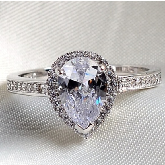 White Gold CZ Pear Ring *NWT* - Picture 4 of 5